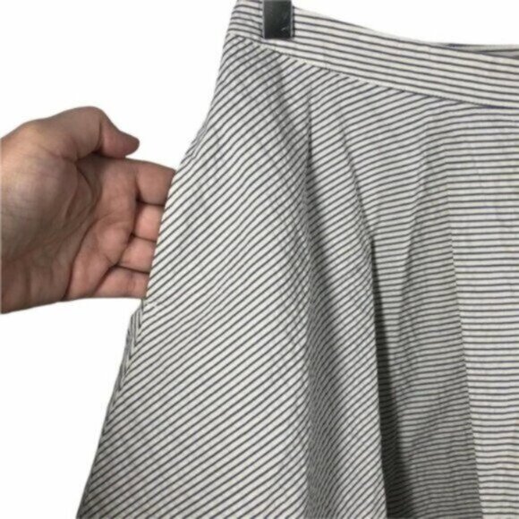 NWT LEITH | Asymmetrical Grey Stripe Pattern Button Skirt Size Small - Picture 8 of 8